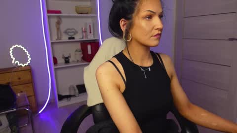 Snapshot of agelina_summer chatting on February 21, 2026, 10:11 pm Agelina Lilly Laura online show from February 21, 2026, 10:11 pm