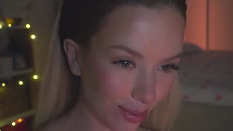 May online show from October 10, 2025, 10:20 pm