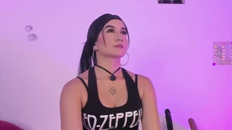 Maggie   online show from October 3, 2025, 9:45 pm