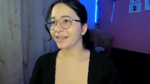  ines  online show from November 18, 2025, 3:27 pm