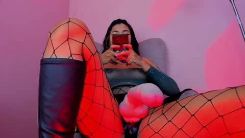Snapshot of agnes_jones chatting on December 20, 2024, 4:04 pm agnes_jones online show from December 20, 2024, 4:04 pm