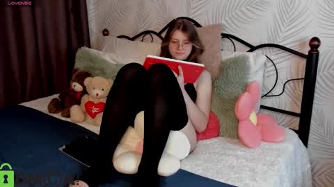 Agnes online show from October 6, 2025, 5:21 pm