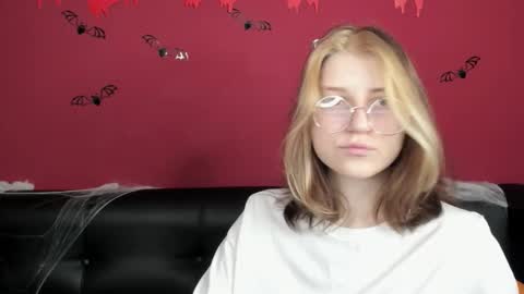 Agnes online show from November 1, 2025, 9:22 am