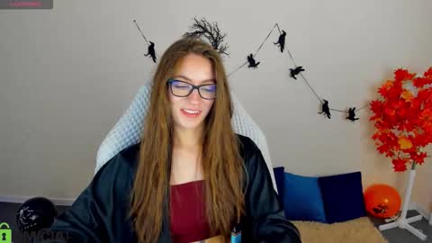 agnes wells online show from November 3, 2025, 9:21 am