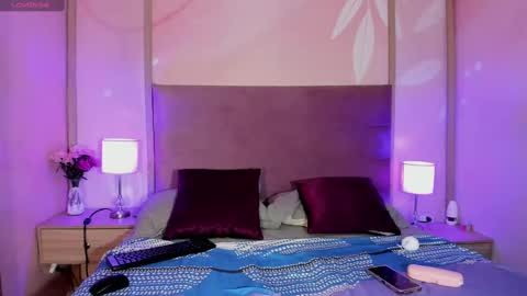 agnesrocuzzo online show from October 9, 2025, 3:15 am