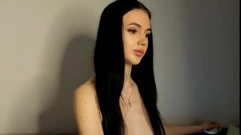 agness_leas online show from March 12, 2026, 11:27 am