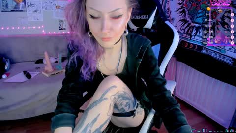 Evexxxx EX KKKRARE  online show from January 3, 2025, 9:05 pm