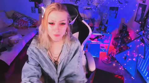 Evexxxx EX KKKRARE  online show from February 22, 2025, 6:41 pm