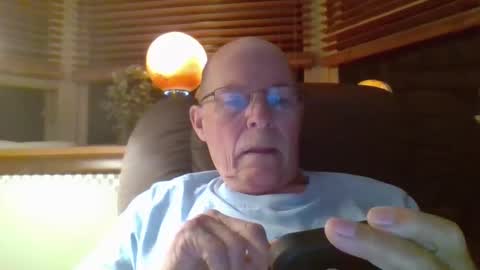 Snapshot of aguynrkfrd chatting on October 1, 2025, 9:59 am aguynrkfrd online show from October 1, 2025, 9:59 am