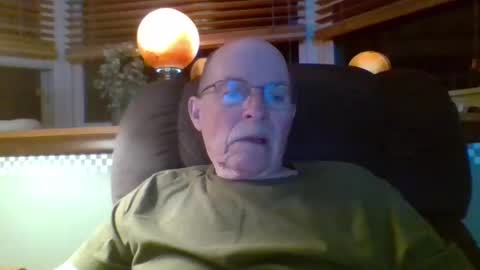 Snapshot of aguynrkfrd chatting on October 4, 2025, 9:40 am aguynrkfrd online show from October 4, 2025, 9:40 am