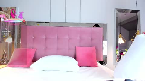 Snapshot of ahincale chatting on October 3, 2025, 7:22 pm AHINOA online show from October 3, 2025, 7:22 pm