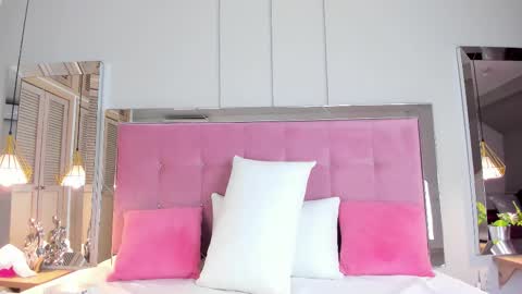 Snapshot of ahincale chatting on October 17, 2025, 7:38 pm AHINOA online show from October 17, 2025, 7:38 pm