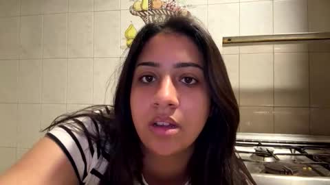 ahlam940509 online show from April 25, 2026, 5:21 am