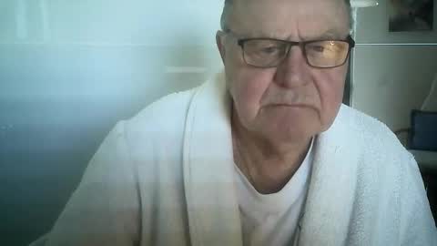 Snapshot of ahmole chatting on December 11, 2024, 9:52 am Ole online show from December 11, 2024, 9:52 am