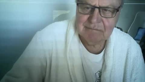 Snapshot of ahmole chatting on December 22, 2024, 9:22 am Ole online show from December 22, 2024, 9:22 am