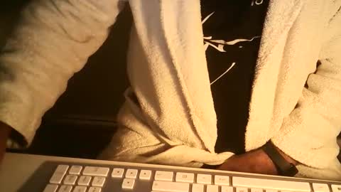 Ole online show from November 15, 2025, 11:21 pm