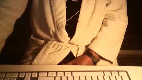 Ole online show from November 17, 2025, 8:36 pm