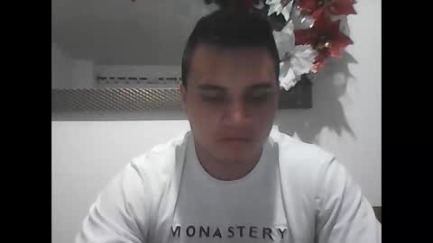 Snapshot of ahntony__69 chatting on December 26, 2024, 2:12 am ahntony 69 online show from December 26, 2024, 2:12 am
