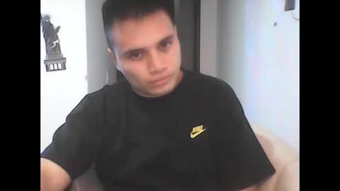 Snapshot of ahntony__69 chatting on January 27, 2025, 1:59 am ahntony 69 online show from January 27, 2025, 1:59 am