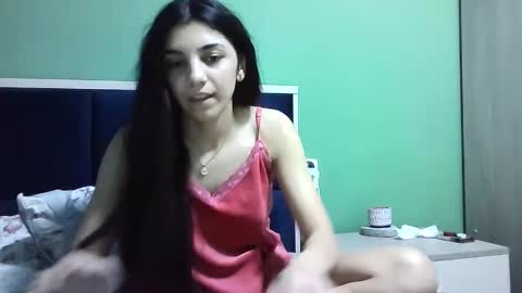 Snapshot of ahotkitty18 chatting on December 21, 2024, 8:07 am Selena online show from December 21, 2024, 8:07 am