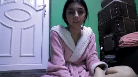 Snapshot of ahotkitty18 chatting on December 28, 2024, 5:35 pm Selena online show from December 28, 2024, 5:35 pm