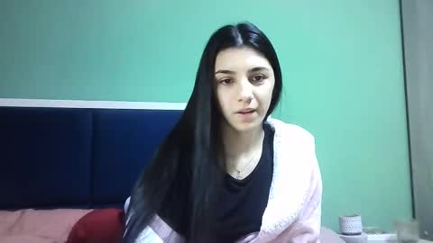 Snapshot of ahotkitty18 chatting on December 30, 2024, 7:59 am Selena online show from December 30, 2024, 7:59 am