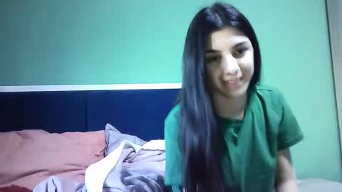 Snapshot of ahotkitty18 chatting on January 2, 2025, 9:43 am Selena online show from January 2, 2025, 9:43 am