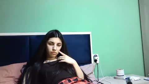 Snapshot of ahotkitty18 chatting on January 4, 2025, 4:43 pm Selena online show from January 4, 2025, 4:43 pm
