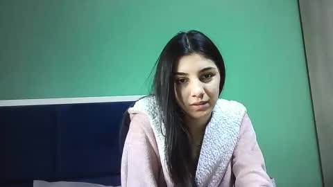 Snapshot of ahotkitty18 chatting on January 6, 2025, 8:57 am Selena online show from January 6, 2025, 8:57 am