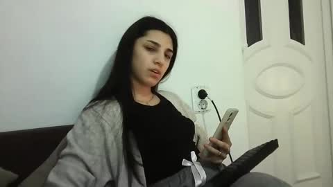 Snapshot of ahotkitty18 chatting on January 23, 2025, 1:02 pm Selena online show from January 23, 2025, 1:02 pm