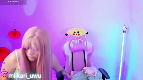 Ahri help me get to 100  online show from October 7, 2025, 3:36 am