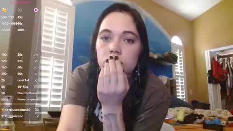 Kat online show from April 17, 2026, 11:19 pm