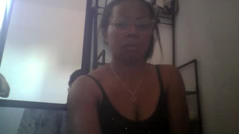 Snapshot of aicha_boobs chatting on October 12, 2025, 1:21 pm Aicha boobs online show from October 12, 2025, 1:21 pm