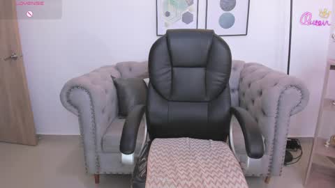 AIDA ADAMS online show from April 4, 2026, 11:40 am