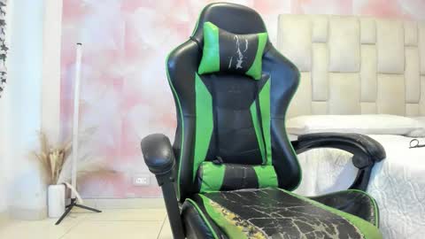 karoline  online show from February 14, 2026, 6:26 pm