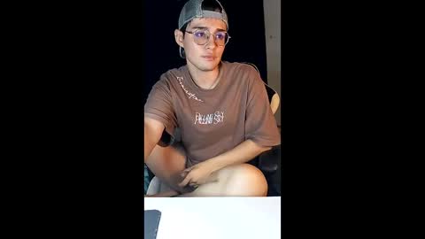 Snapshot of aiden_dwayne chatting on February 3, 2026, 3:15 am Aiden online show from February 3, 2026, 3:15 am