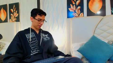 aiden_royce online show from October 15, 2025, 9:15 pm