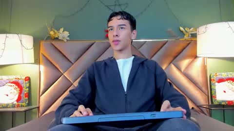 aiden_royce online show from December 20, 2025, 3:24 am