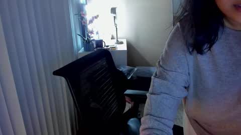 Giana online show from December 5, 2025, 2:53 am