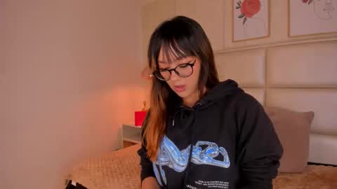 Aily Yozuko online show from December 19, 2025, 2:40 am