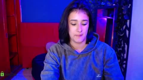 ainara_lux online show from May 6, 2026, 6:41 am