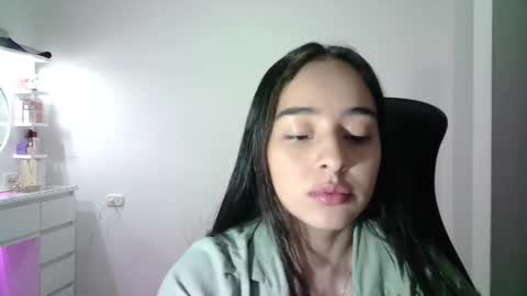 Snapshot of aineangeel chatting on November 18, 2025, 12:16 am AINE online show from November 18, 2025, 12:16 am