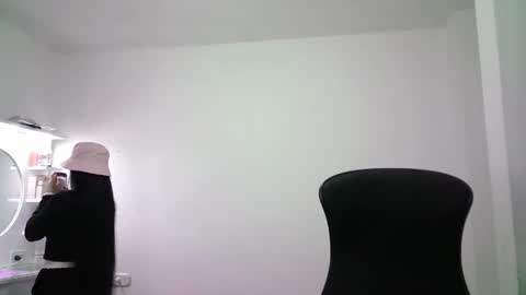 Snapshot of aineangeel chatting on December 14, 2025, 1:00 am AINE online show from December 14, 2025, 1:00 am