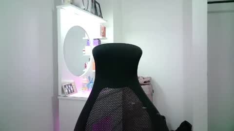 AINE online show from May 29, 2026, 1:36 am
