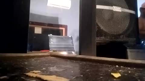 Snapshot of airoon91 chatting on October 17, 2025, 8:50 am airoon91 online show from October 17, 2025, 8:50 am