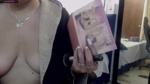 aisha_french online show from February 13, 2026, 9:27 am