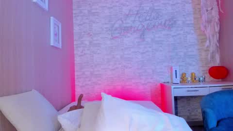 Aisha online show from February 23, 2025, 2:29 am