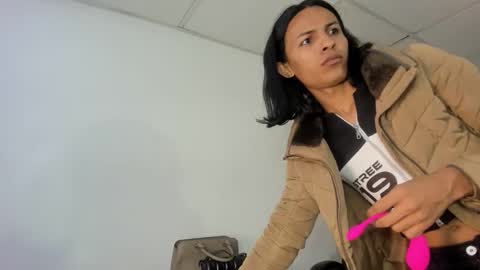 Aisha online show from December 14, 2025, 3:34 am