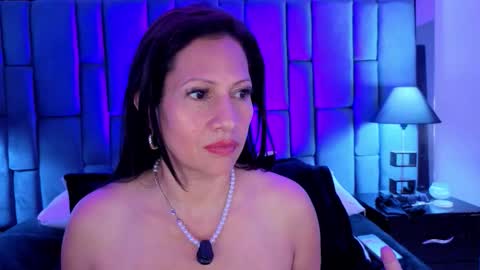 Aisha online show from November 13, 2025, 11:20 am