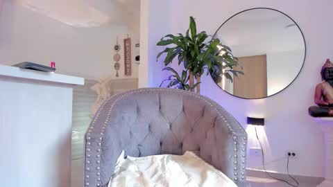 Aisha online show from February 9, 2026, 5:17 pm